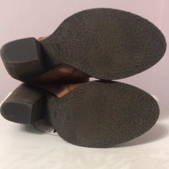 Steve Madden Renegaid Boots in cognac with straps and buckle accents! - Picture 10 of 16